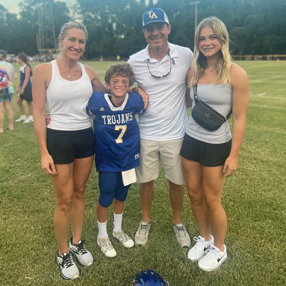 Follow this post for live shows! - Picture 8 of 9